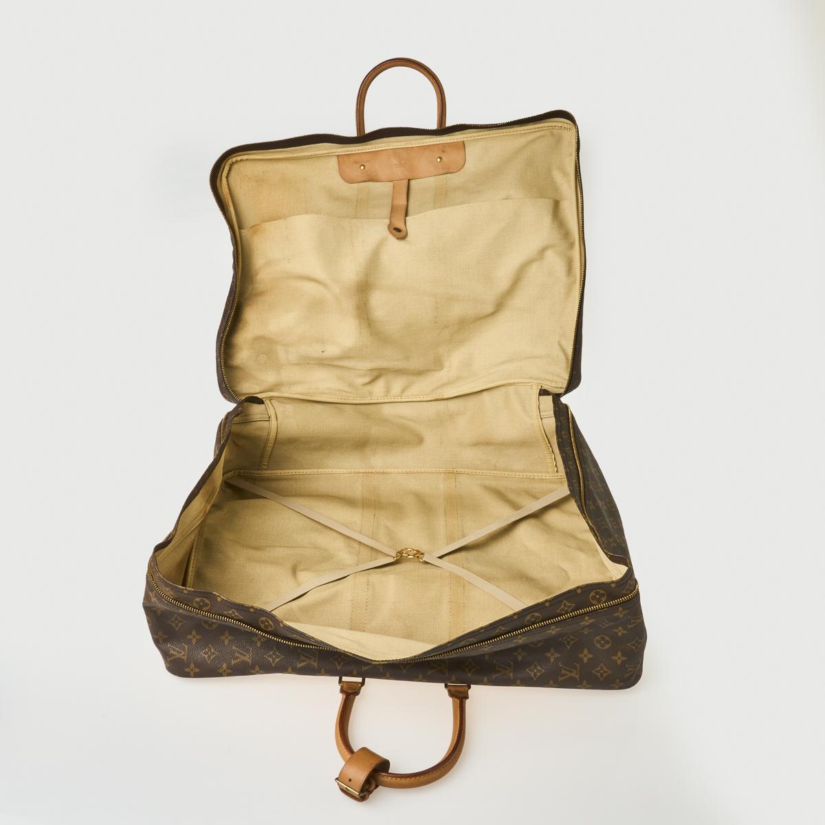 Sold at Auction: A Louis Vuitton monogram canvas suit carrier 60
