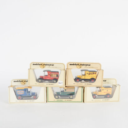 A lot of 5 Matchbox Models of Yesteryear