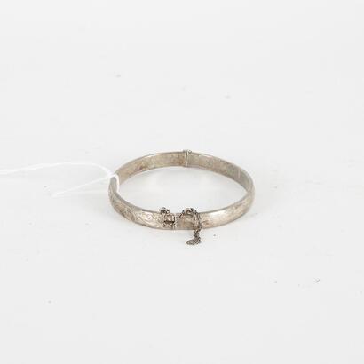 A Silver Plated Gate Bracelet