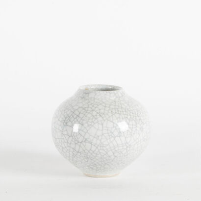 A Grey Ceramic Crackle Glaze Vase