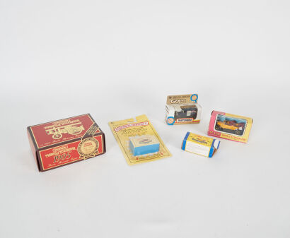 A lot of 5 Assorted Matchbox Models