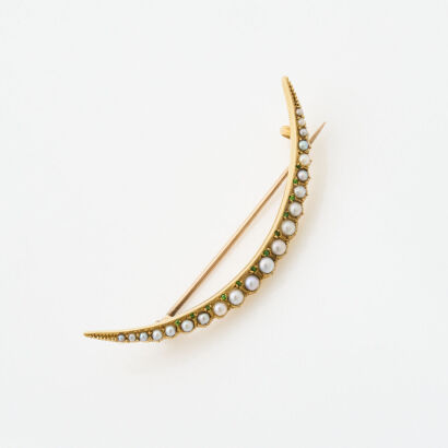 15ct Yellow Gold Crescent Seed Pearl and Peridot Brooch