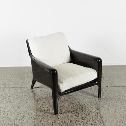 An Arflex Cocca Black Armchair
