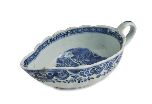A Chinese Blue and White Milk Bottle, Qing Dynasty, Qianlong Period