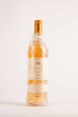 (1) 2001 Chateau d' Yquem, Sauternes RP100