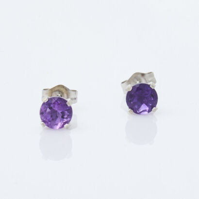 14ct White Gold. 5mm Round Amethyst Stud Earrings