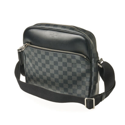 Louis Vuitton Damier Graphite Dayton Reporter Bag