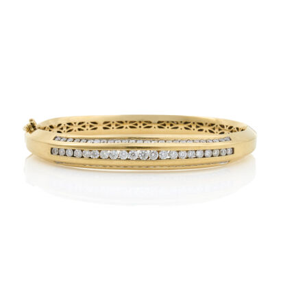 18ct Yellow Gold, Modern, 2.38ct Oval Diamond Bangle