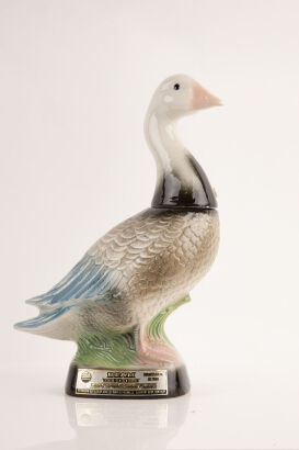 (1) Jim Beam Bourbon Whiskey Regal China Decanter Snow Goose 750ml 100 months