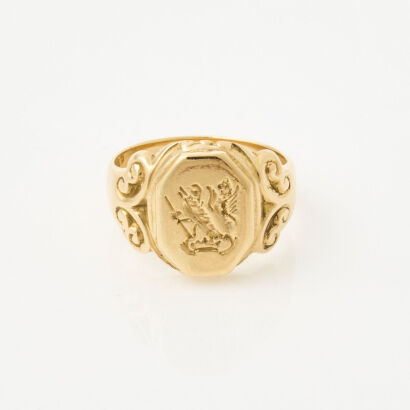 18ct Yellow Gold, Estate, Carved Lobster and Seahorse Signet Ring