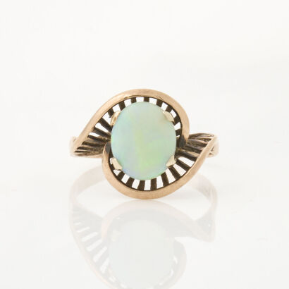 9ct Rose Gold, Vintage Cabochon Cut Opal Ring