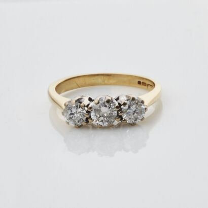 18ct Diamond Ring