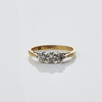 18ct Diamond Ring