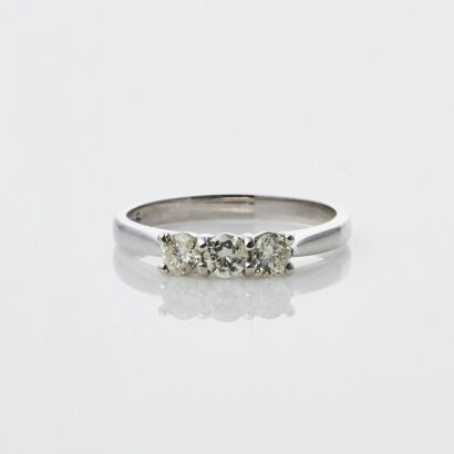 18ct Diamond Ring