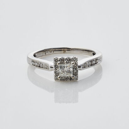 18ct Diamond Cluster Ring