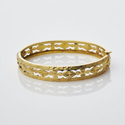 22ct Gold Bangle