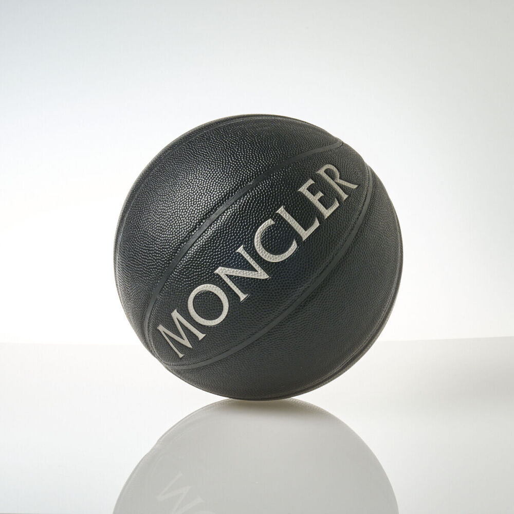 2025年最新】MONCLER バスケットボールの人気アイテム - メルカリ
