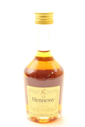 (1) Hennessy Very Special Cognac Miniature, 40% ABV, 50ml