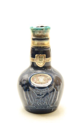 (1) Chivas Regal 21 Year Old Royal Salute Signature Blend Scotch Whisky Miniature, 40% ABV, 50ml