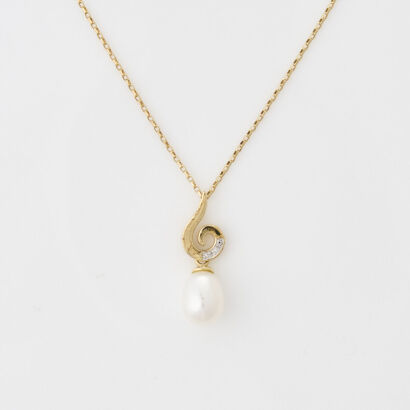 10ct Yellow Gold, Pearl and Diamond necklace