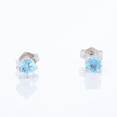14ct White Gold, 4mm Blue Topaz Stud Earrings