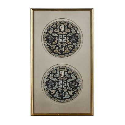 十九世纪中国清朝云纹寿字圆補子一对 / A Pair of 19th Century Chinese Qing Dynasty Cloud Embroidered Silk Rank Badges