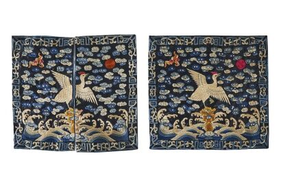 十八至十九世纪中国清嘉庆年间红顶仙鹤文官補子一对 / A Pair of 18th to 19th Century Chinese Qing Dynasty Jiaqing Period Red Head Crane Embroidered Silk Rank Badges