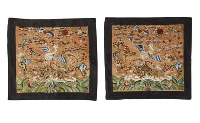 十九世纪东方凤凰補子一对 / A Pair of 19th Century Eastern Phoenix Embroidered Silk Rank Badges