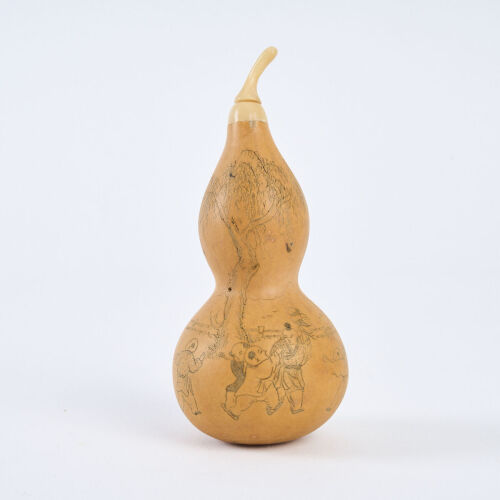 A Small Qianlong Double Gourd Snuff Bottle, c1800