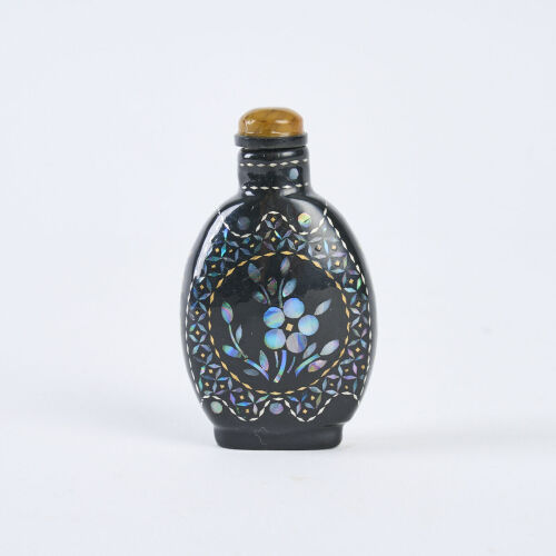 A Qing Lacquer Burgatte Snuff Bottle, 19th Century