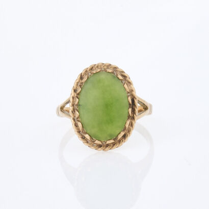 9ct Yellow Gold, Vintage, Oval Cabochon Cut Greenstone Ring