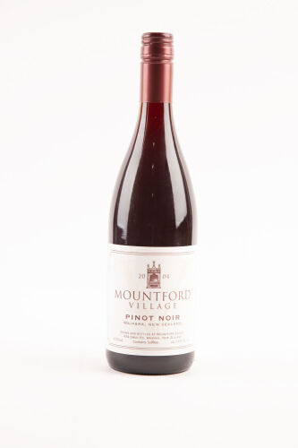 (1) 2004 Mountford Village Pinot Noir, Waipara