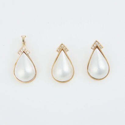 14ct Yellow Gold, Mabe Pearl/ Diamond Earring and Pendant Set