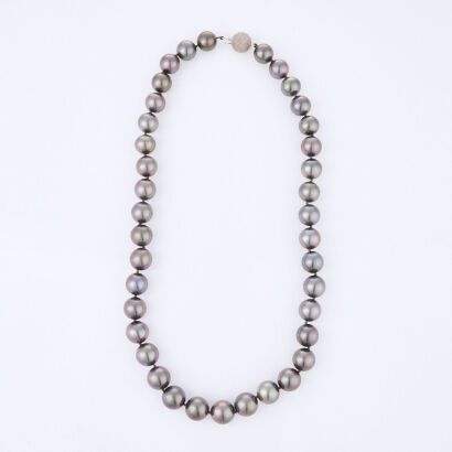 Tahitian, 10-11.2mm Black Pearl Strand with 18ct White Gold Clasp
