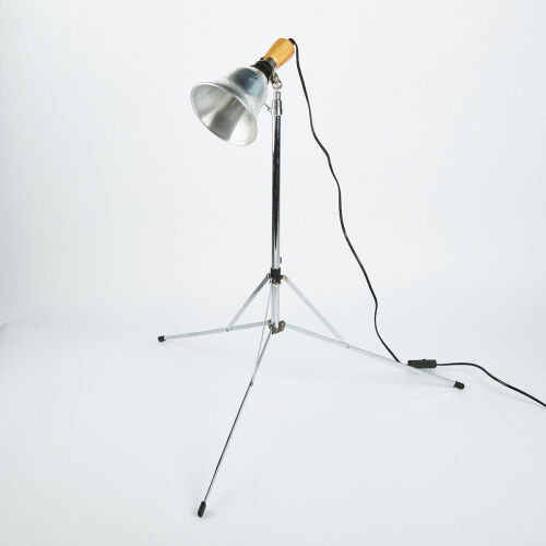 A Minimal Collapsable Floor Lamp