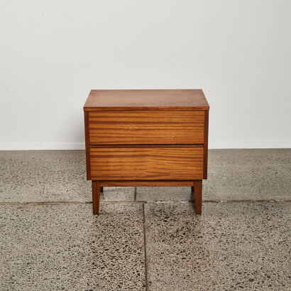 A Mid-Century Bedside Draws