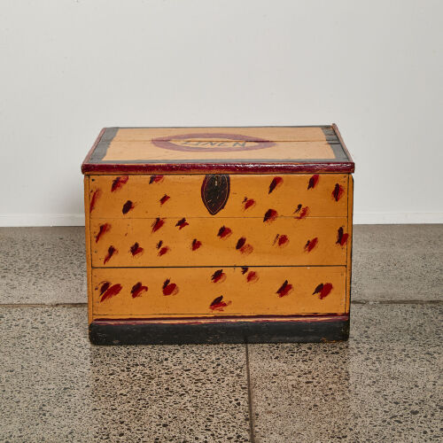 BRONWYNNE CORNISH Hand Painted Rimu Linen Box Signed And Dated 1981
