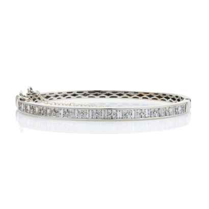 18ct White Gold, 1.94ct Diamond Hinged Bangle.