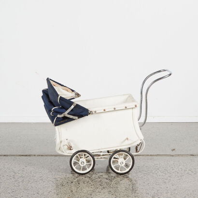 A 1950s Dolls Pushchair