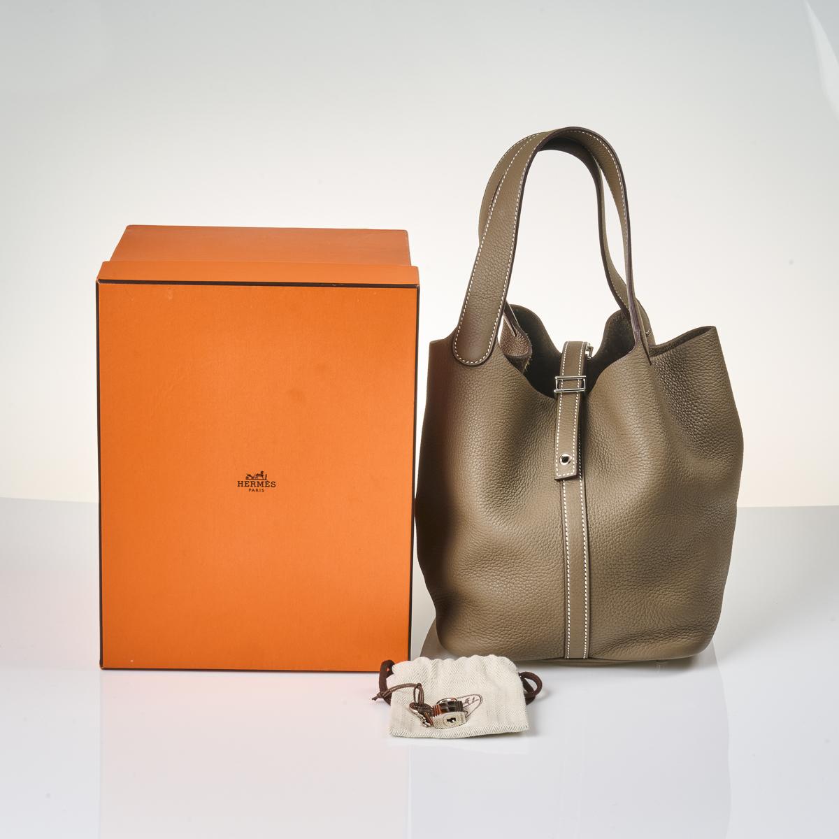 Hermes Etoupe Taurillon Clemence Leather Picotin Lock 22 Bag Hermes