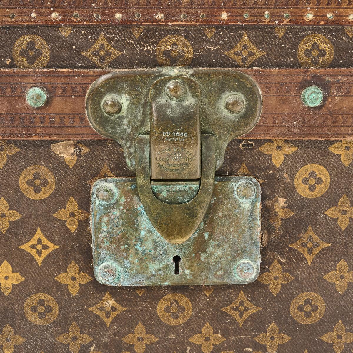 Louis Vuitton trunk packs in bids - Antique Collecting