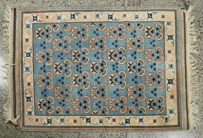 A Hand Knotted Wollen Gabbeh Rug