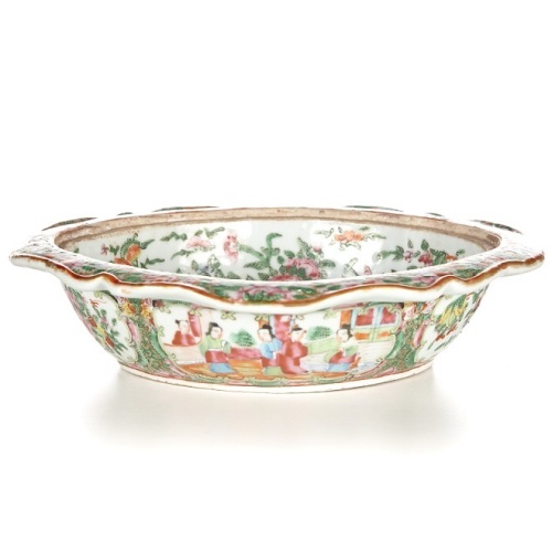 A Qing Dynasty Canton Famille Rose Begonia Bowl