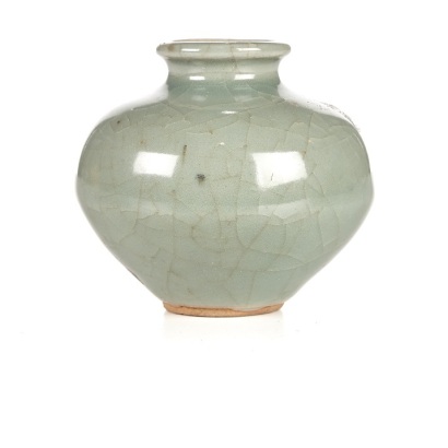 A Song or Yuan Dynasty Longquan Kiln Pot