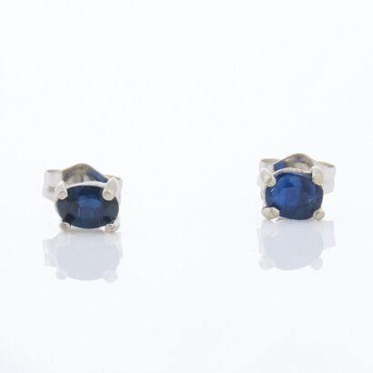 14ct White Gold, 4mm x 3mm Oval Sapphire Stud Earrings