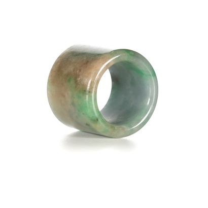 A Chinese Jadeite Thumb Ring