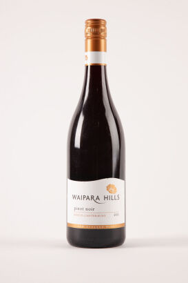 (1) 2011 Waipara Hills Pinot Noir, North Canterbury