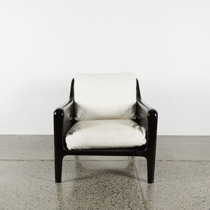 An Arflex Cocca Black Armchair