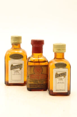 (1) A Selection of 3x 50ml Orange Liqueur Minis (Sold As One Lot)