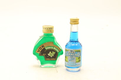 (1) A Selection of 2x 50ml Liqueur Minis (Sold As One Lot)